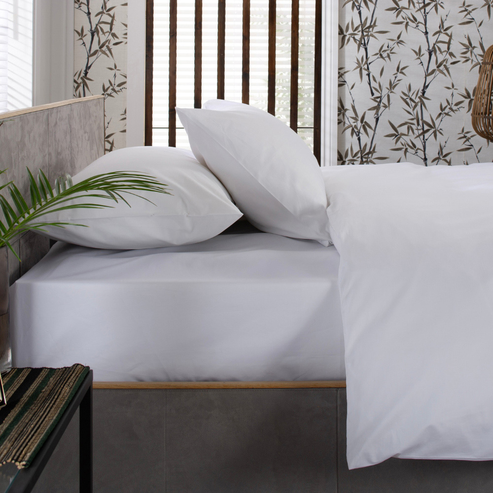 The Lyndon Company Super King Size White Fitted Bed Sheet Image