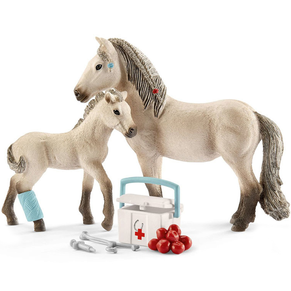 Schleich Horse Club Hannah's First-aid Kit Toy Playset Image 1
