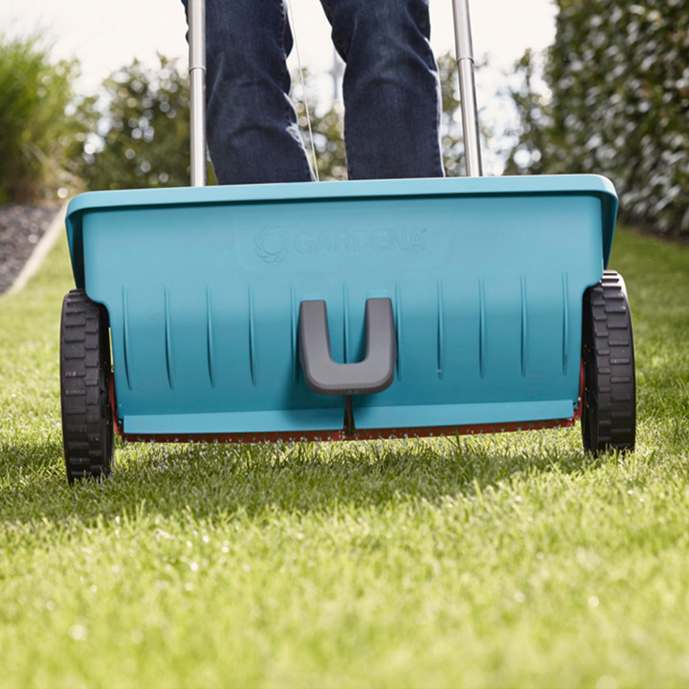 Gardena Large Garden Spreader Image 2