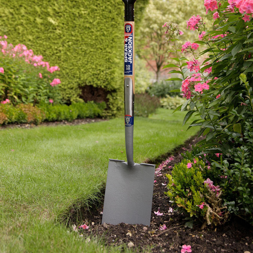 Spear & Jackson Neverbend Professional Treaded Digging Spade Image 2