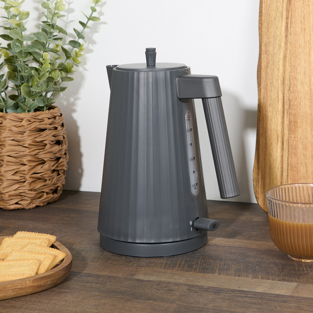 Kitchen Master Ribbed Kettle Charcoal Image 2