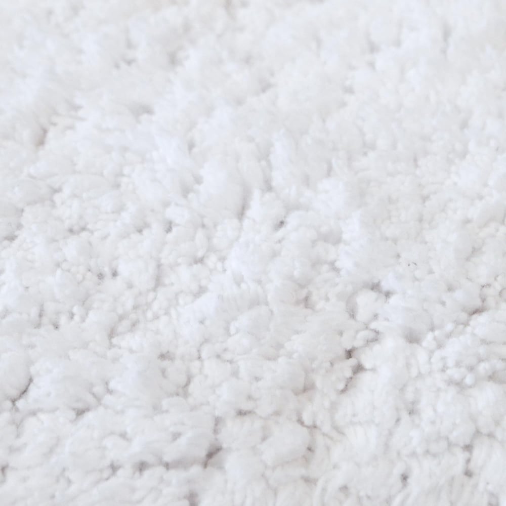 Allure Bath Fashions White Curved Shower Mat Image 3