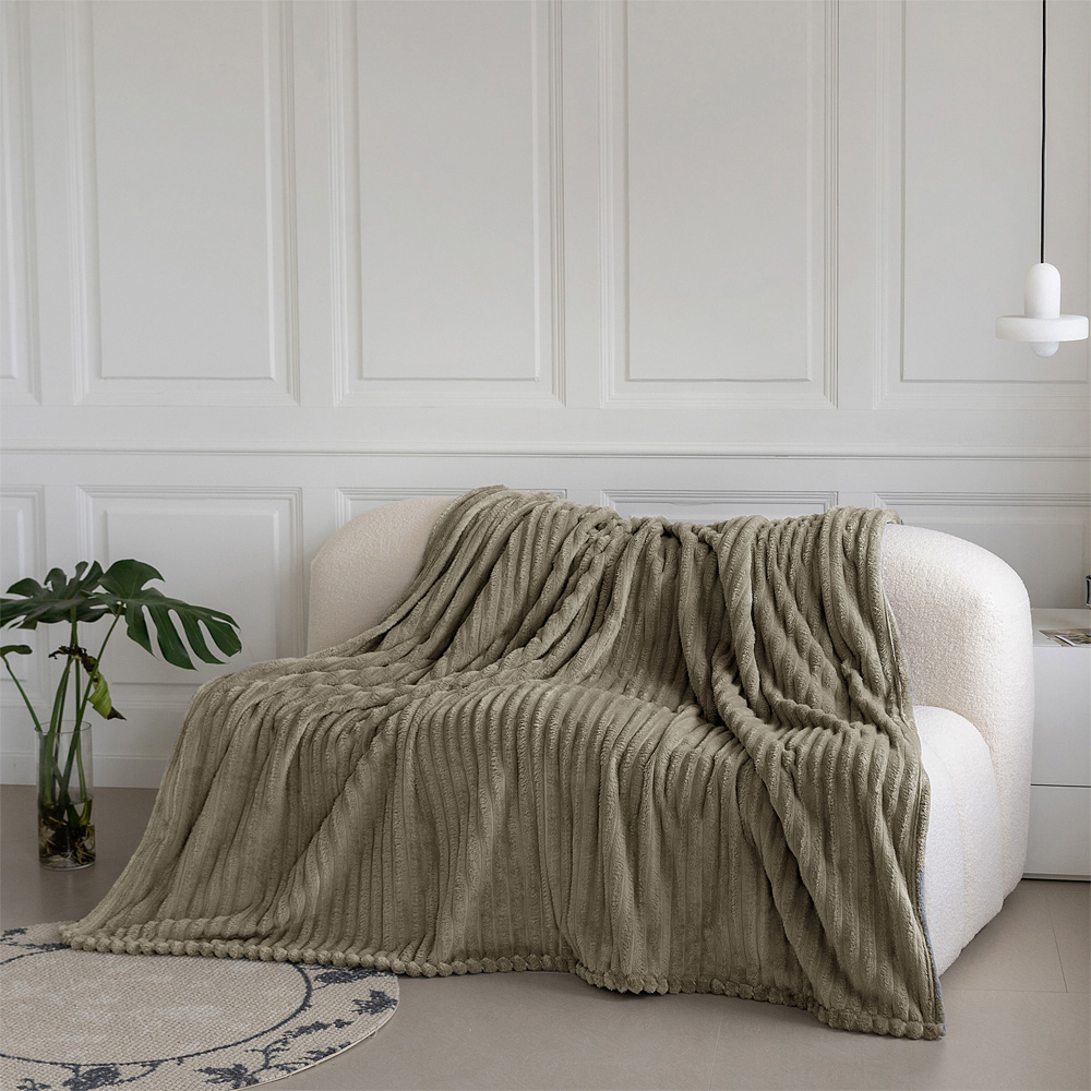 Velosso Bellissima Beige Plush Throw 150 x 200cm Image 2