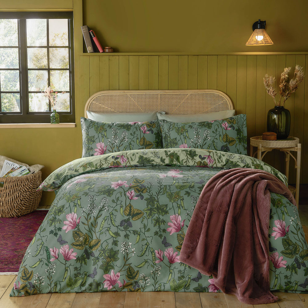 Furn Super King Size Mystic Berry Floral Reversible Duvet Set Image 2