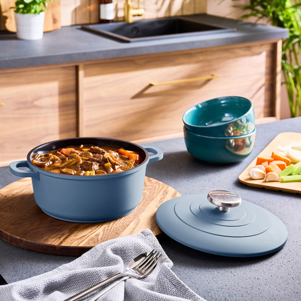Morphy Richards 20cm 2.3L Blue Cast Aluminium Casserole Dish Image 2