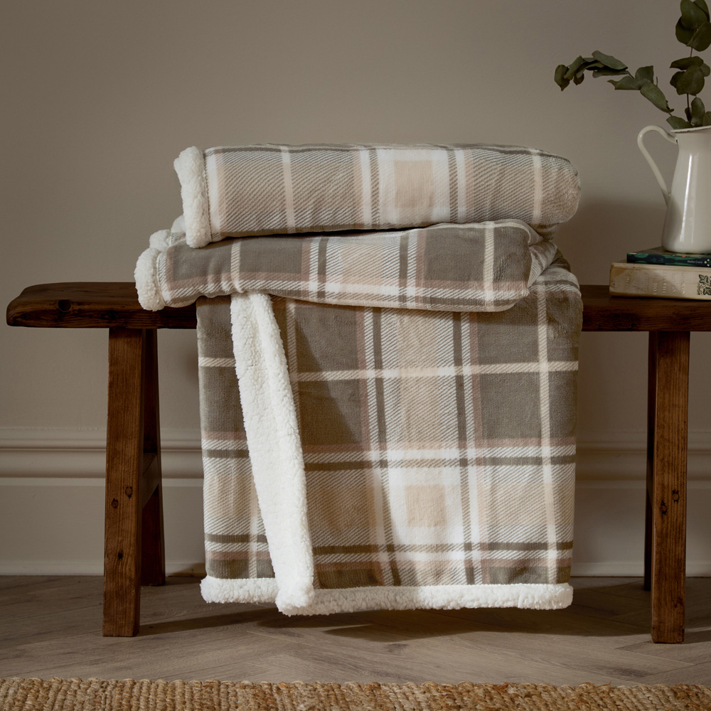 Wylder Nature Braemar Green and Natural Sherpa Tartan Fleece Reversible Throw 140 x 180cm Image 2