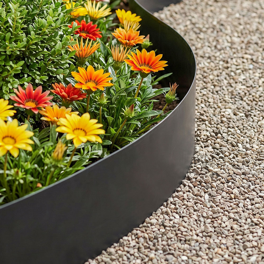 Living and Home 5m x 14cm Black Metal Flexible Lawn Edging Image 6