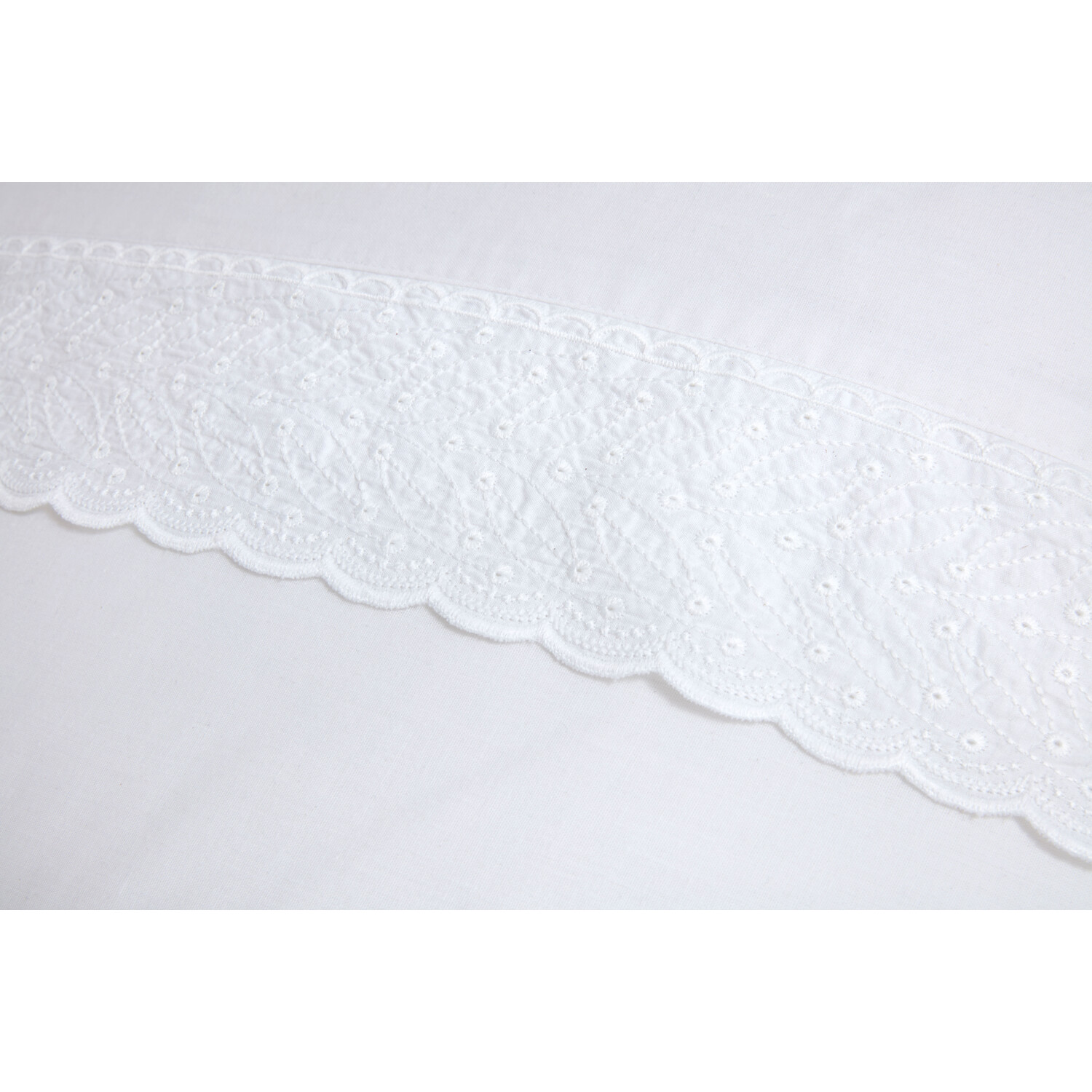 Divante Evelyn King Size White Embroidered Duvet Set Image 5