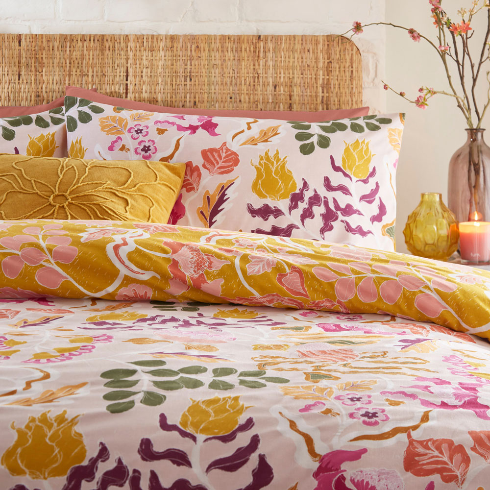 furn. Protea King Size Pink Duvet Set Image 2