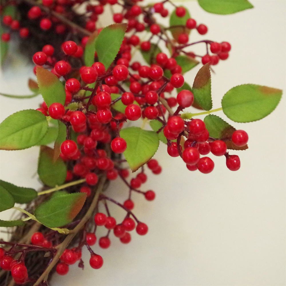Leaf Luxury Christmas Natural Look Red Berry Floristry Wreath 60cm Image 4