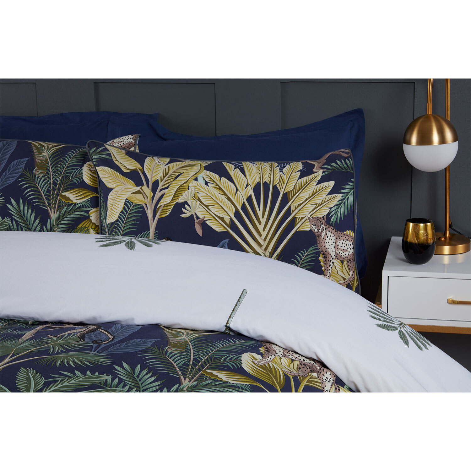 Amazonia Duvet and Pillowcase Set - Super King size Image 3