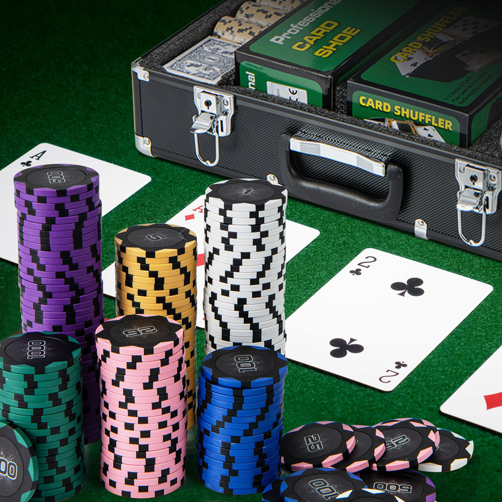 Costway Black 600 Piece Claytec Poker Chip Set Image 2