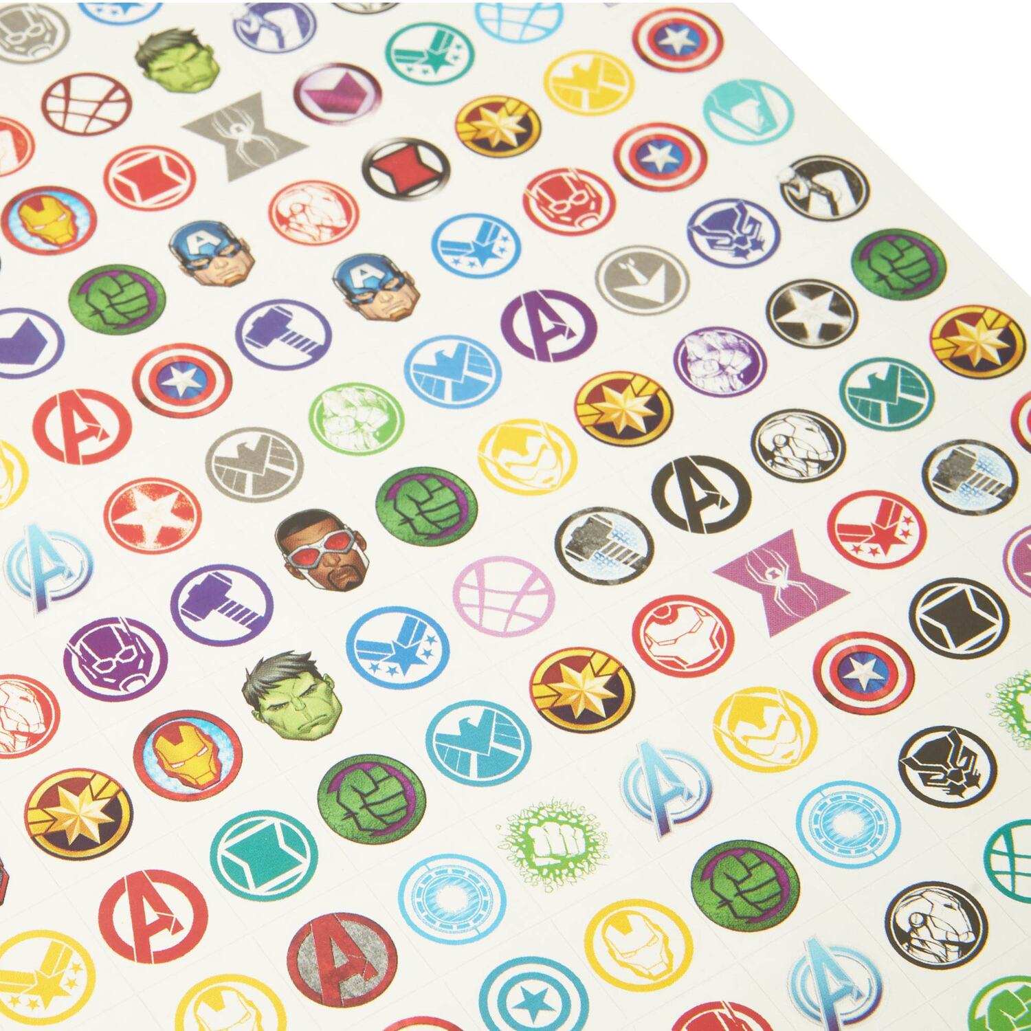 Marvel Avengers 500 Stickers Book Image 5
