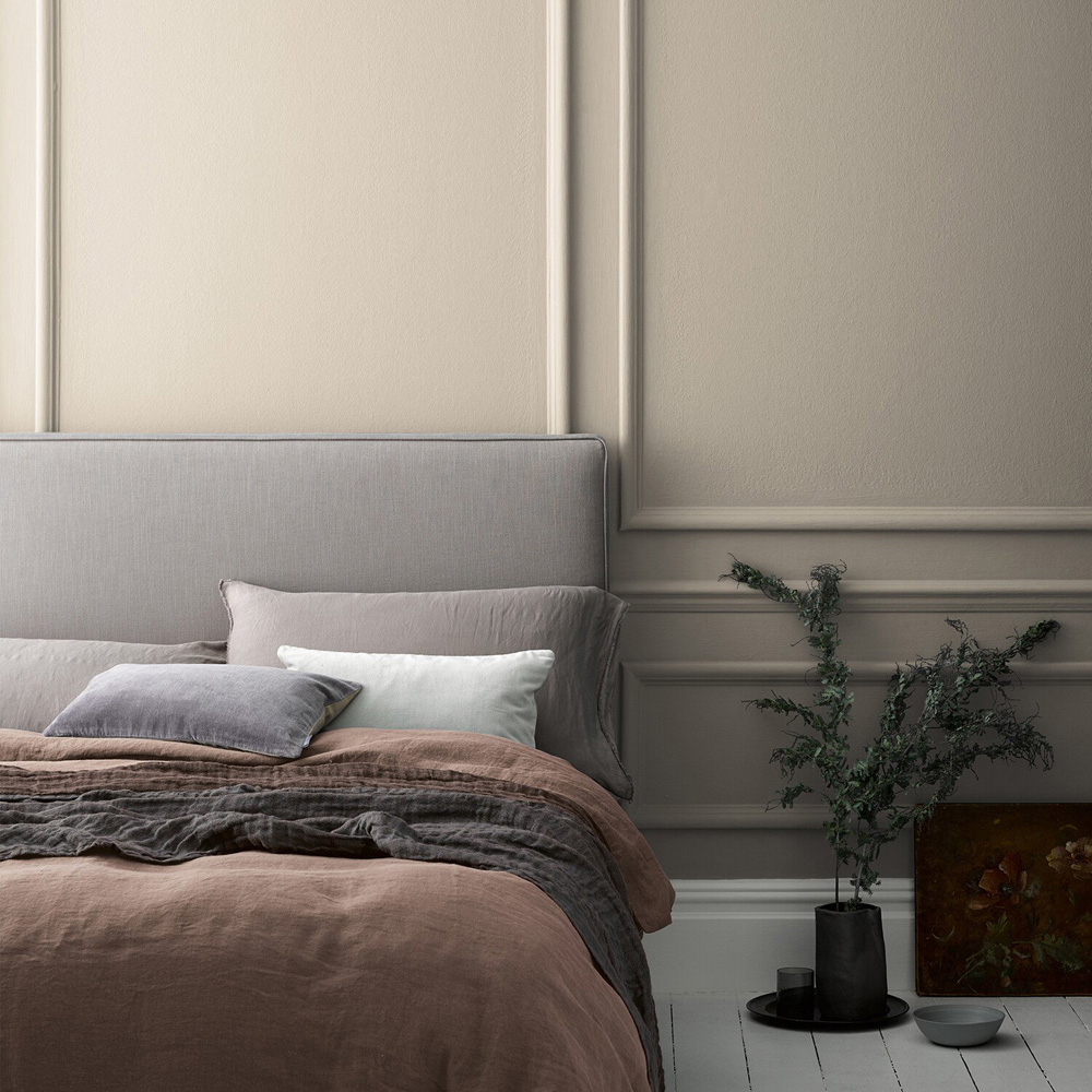 Crown Crafted Walls & Wood Reframed Luxurious Flat Matt Paint 2.5L Image 4