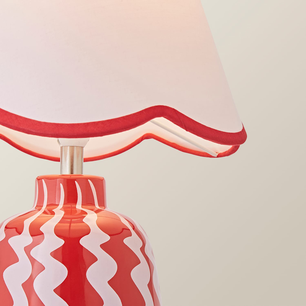 ValueLights Katy Scallop Shade Pink and Red Wiggle Stripe Table Lamp with Bulb Image 3