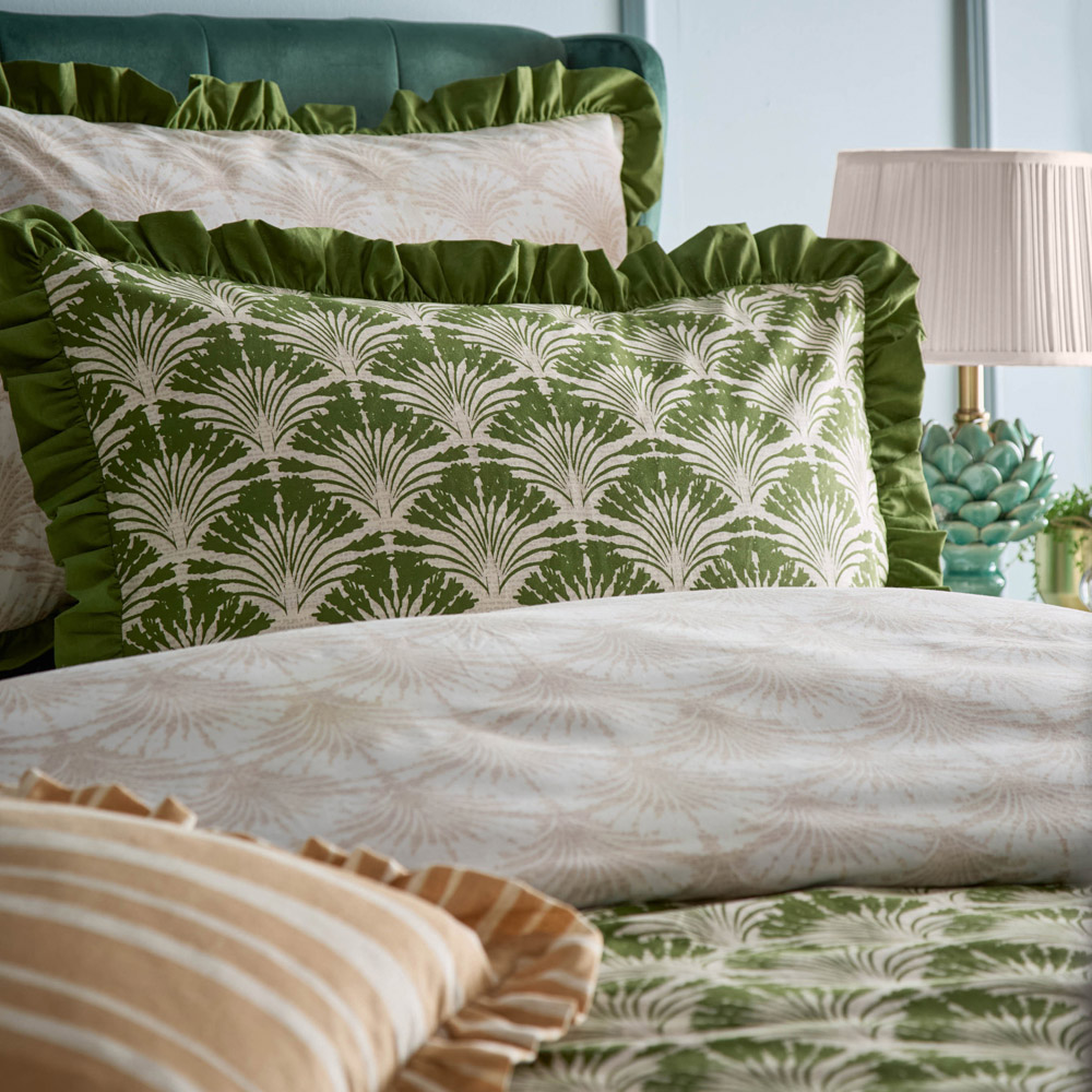 furn. Deco Double Moss Palm Printed Ruffle Duvet Set Image 3
