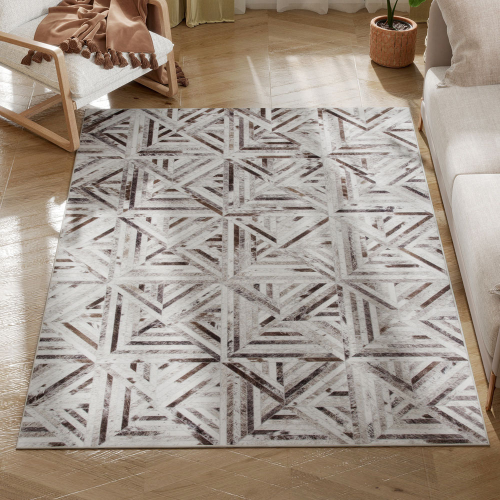 HOMCOM Brown Triangle Pattern Non Slip Rug 120 x 170cm Image 4