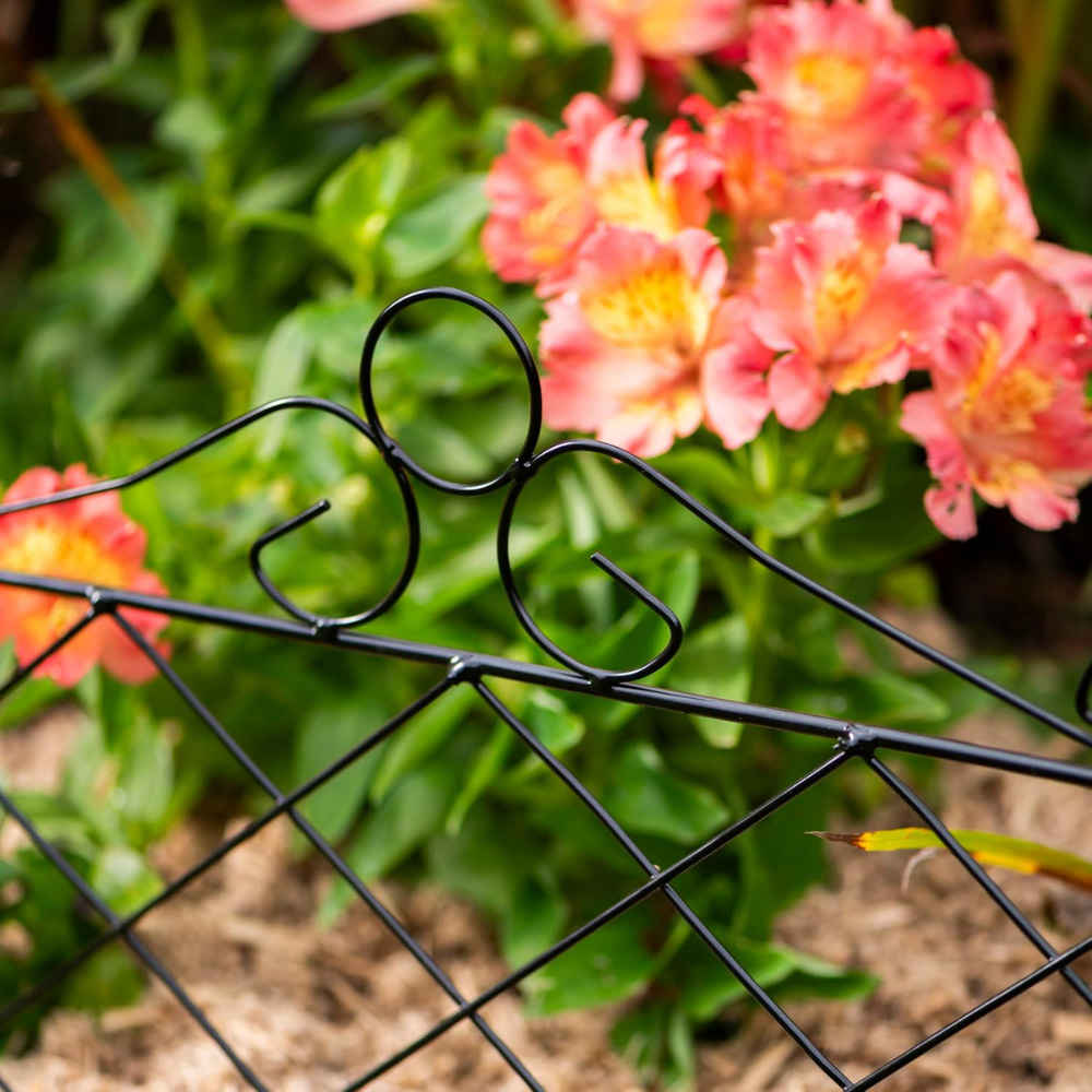 Garden Gear Victorian 59 x 46cm 4 Pack Metal Garden Border Image 3