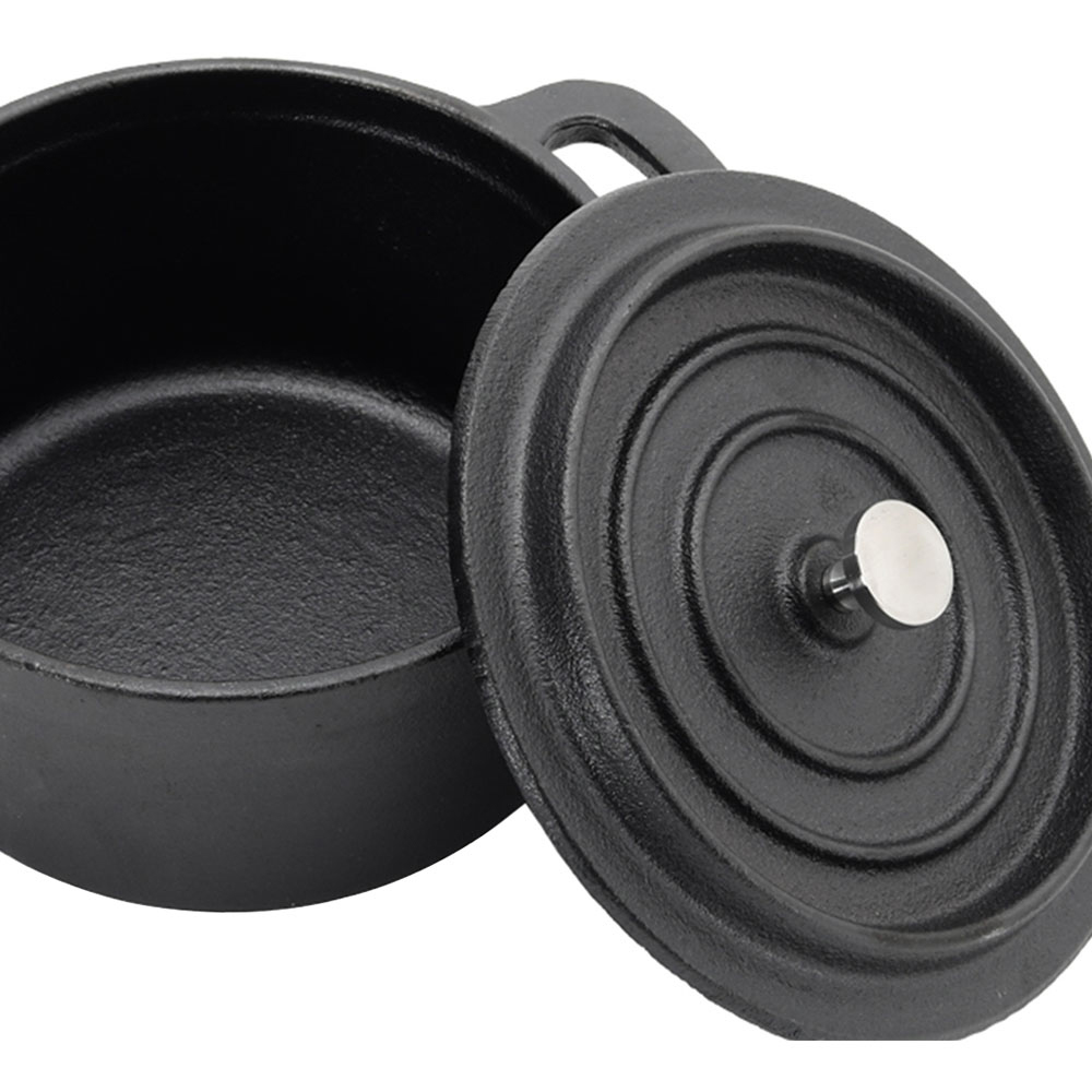 Living and Home Mini Pre-Seasoned Cast Iron Dutch Oven 1L Image 4