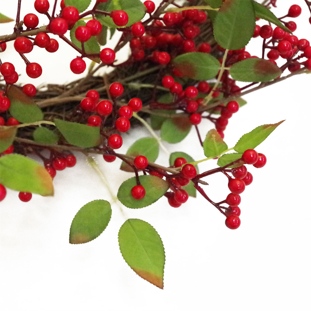 Leaf Christmas Red Berry Floristry Wreath 60cm Image 3