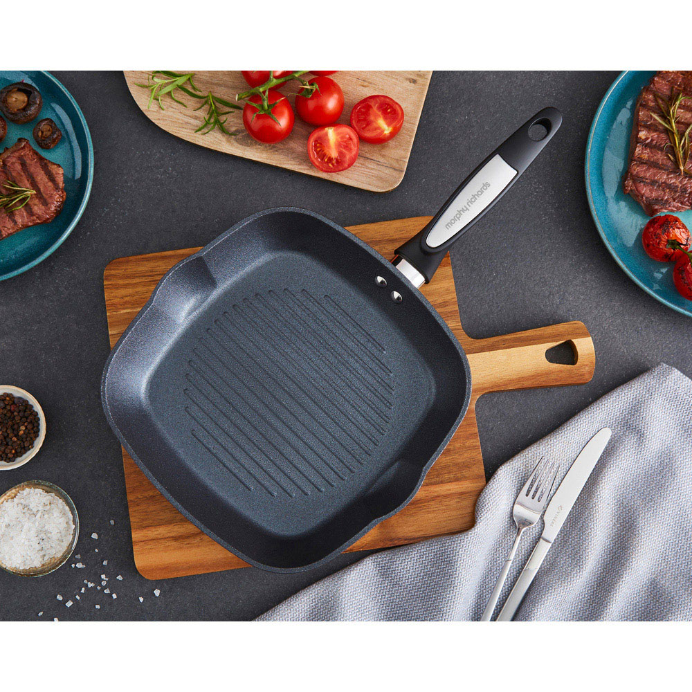 Morphy Richards 26cm Black Graphite Forged Aluminium Ceramica Square Grill Pan Image 4