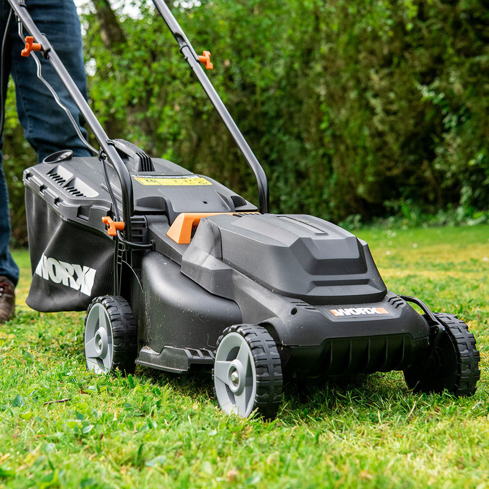 Worx WG713E.1 1200W Corded 34cm Lawn Mower Image 7