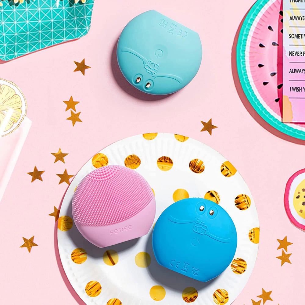 Foreo Luna Play Smart 2 Tickle Me Pink Facial Cleansing Brush Image 4
