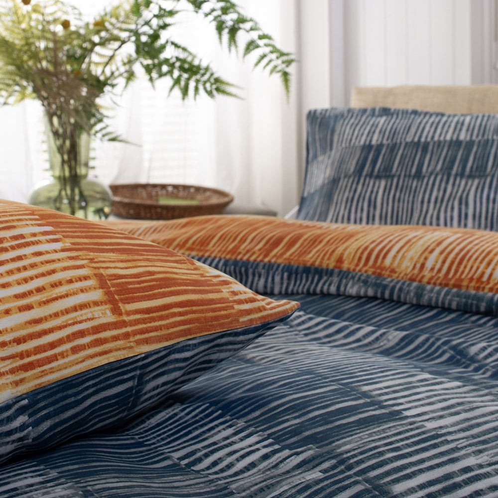 Deyongs Double Matches Teal and Tangerine Reversible Duvet Set Image 2