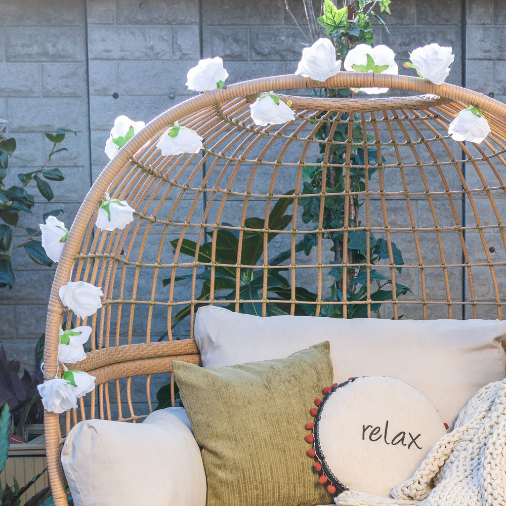 ValueLight Set of 20 White Floral Outdoor String Light Image 7