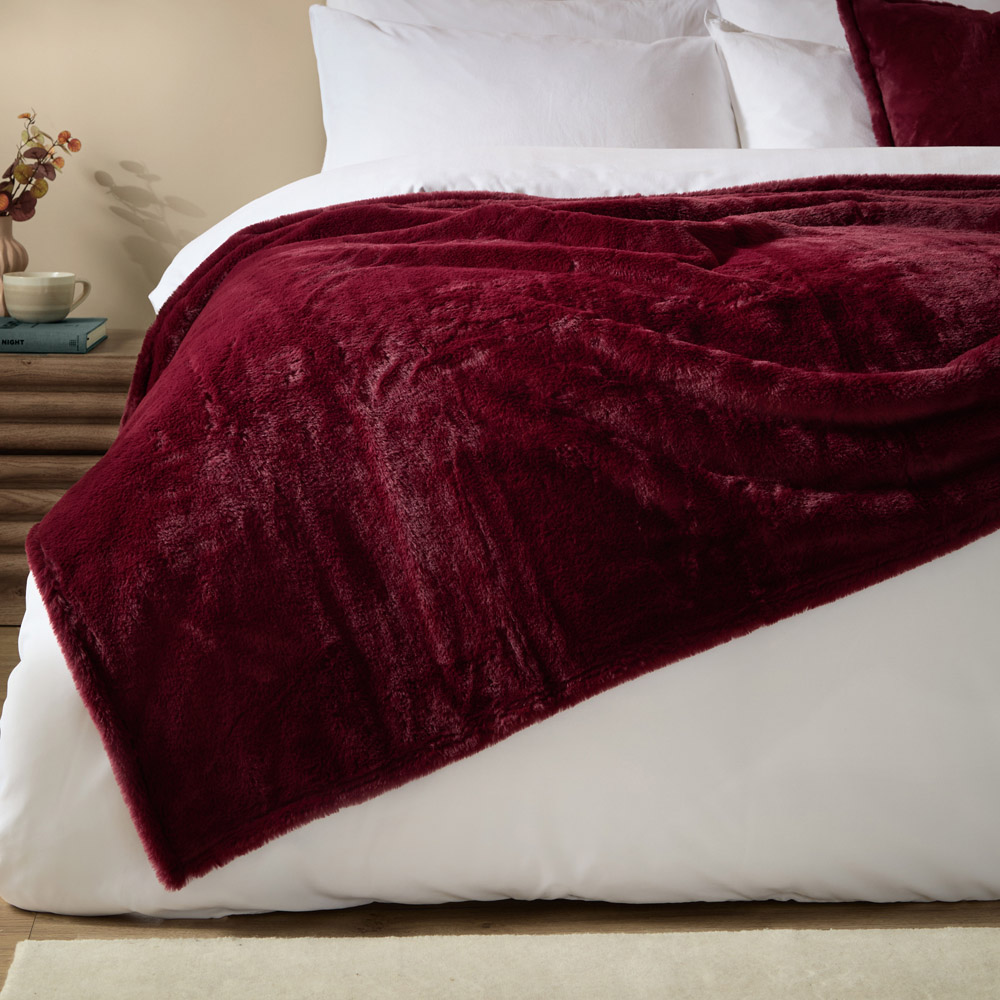 Furn Kallu Berry Double-Sided Faux Fur Throw 130 x 180cm Image 2
