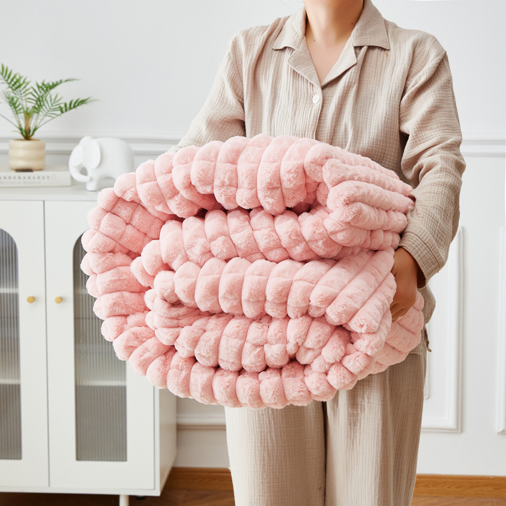Groundlevel Large Pink Box Super Soft Luxury Faux Fur Throw Image 3