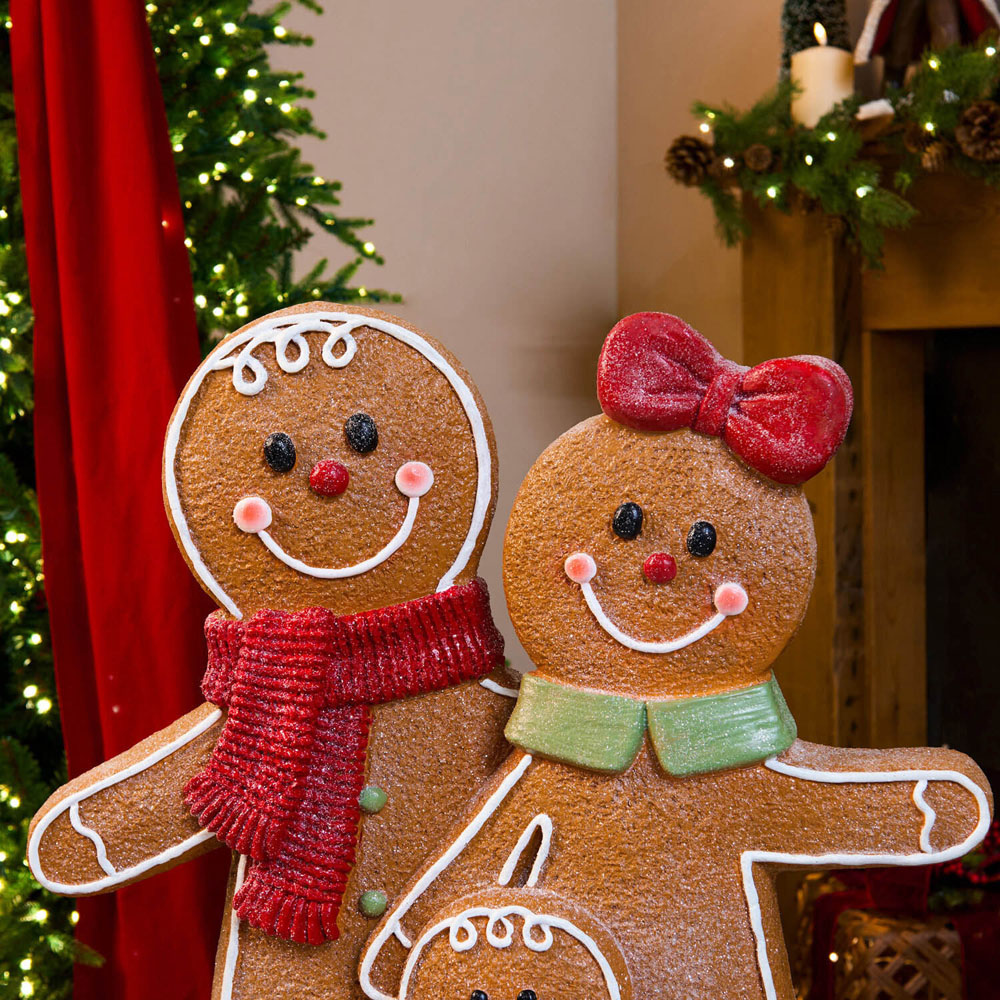 Gingerbread Family Ornament Image 3