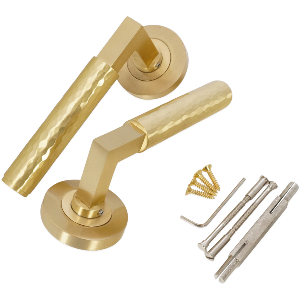 Spira Brass Hammered Knurlmond Satin Brass Lever on Rose Door Handle 2 Pack Image 4