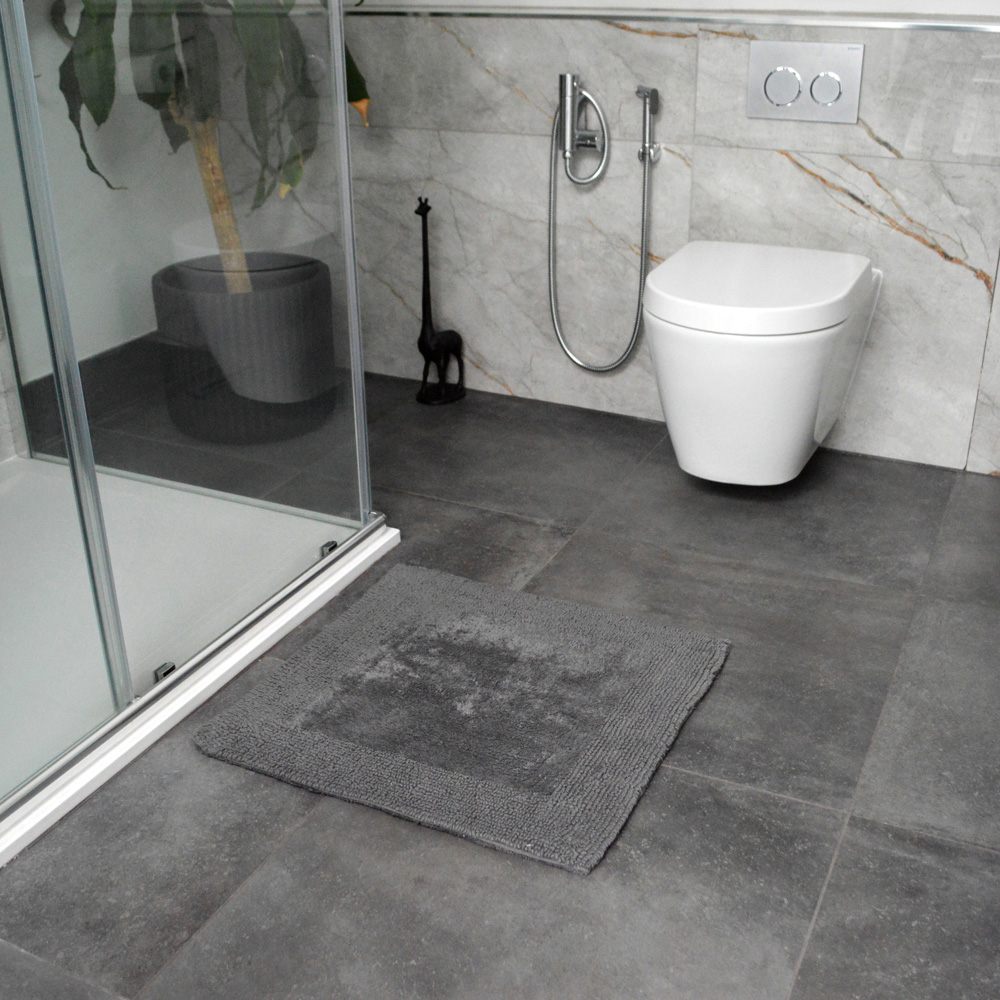 Allure Bath Fashions Elegance Charcoal Grey Reversible Square Bath Mat 55 x 55cm Image 2