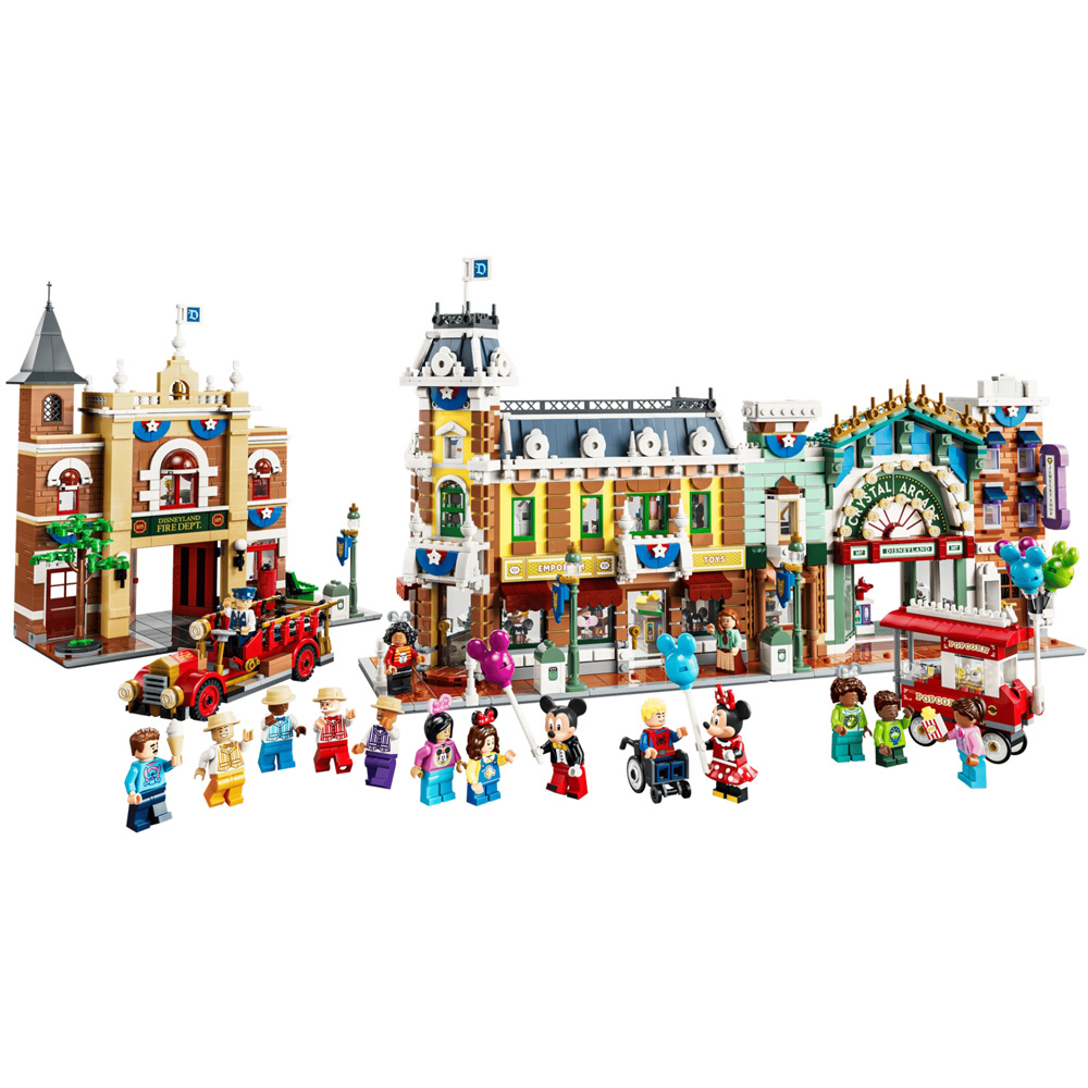 LEGO Disney 43302 Main Street U.S.A. Set 3899 Piece Image 2