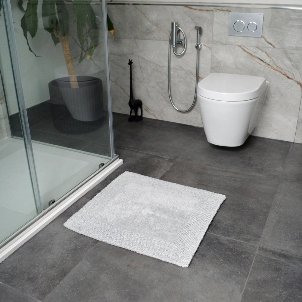 Allure Bath Fashions Elegance Dove Grey Reversible Square Bath Mat 55 x 55cm Image 2