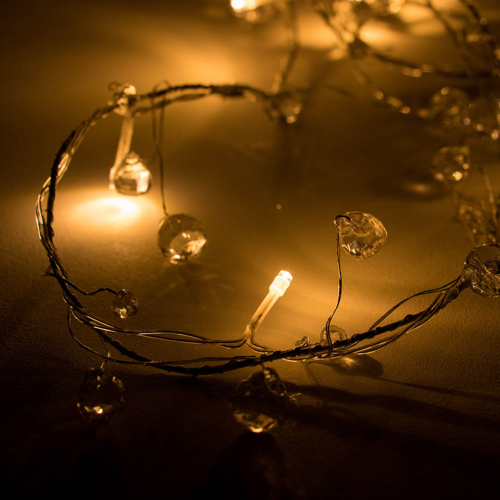 ValueLights 10 LED White Plastic Diamond String Lights Image 6