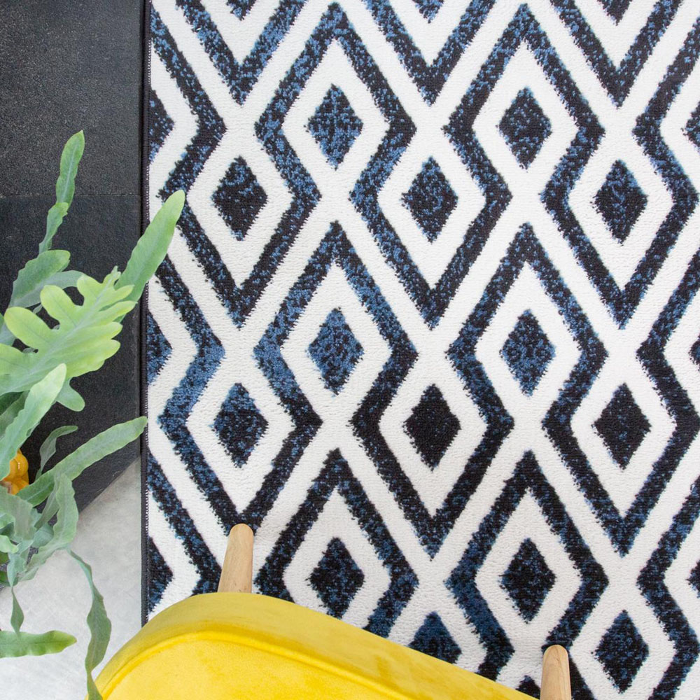 Kukoon Enzo Gigi Black and White Diamond Soft Shaggy Rug 60 x 110cm Image 3