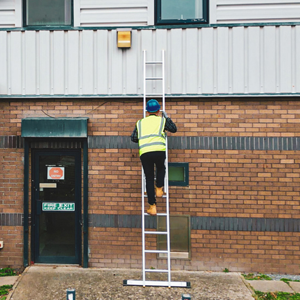 Lyte Ladders & Towers EN131-2 Professional 2 Section 24 Rung Extension Ladder Image 2
