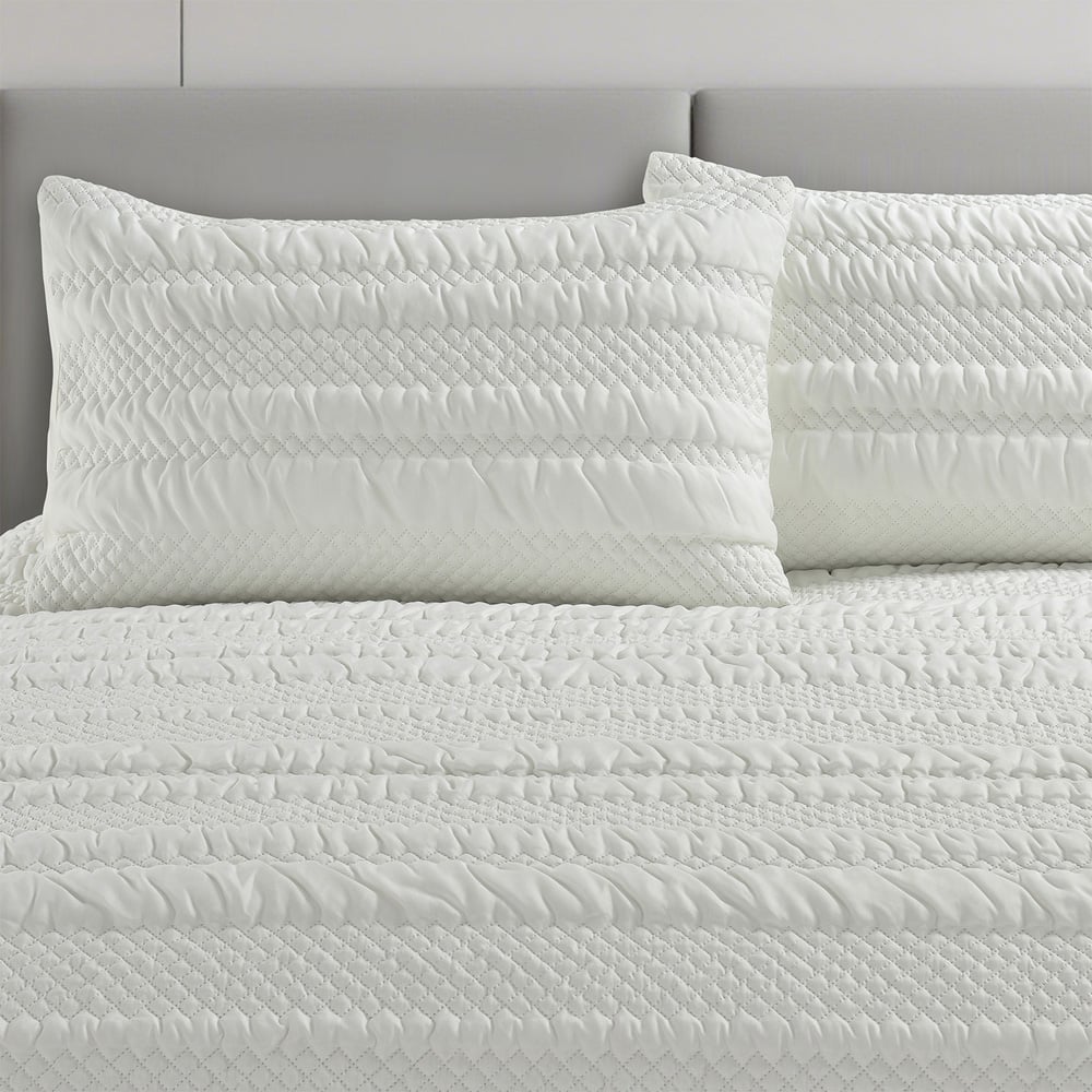 Velosso Super King Size White Saville Duvet Set Image 4