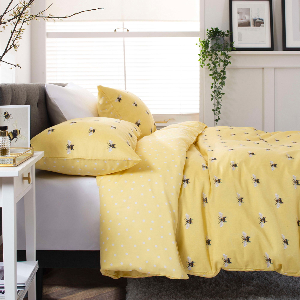 Deyongs Honey Bee Super King Size Yellow Duvet Set Image 2