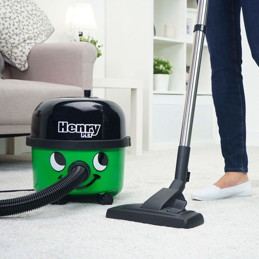 Numatic PET200 Green Henry Pet Vaccum Cleaner Image 2