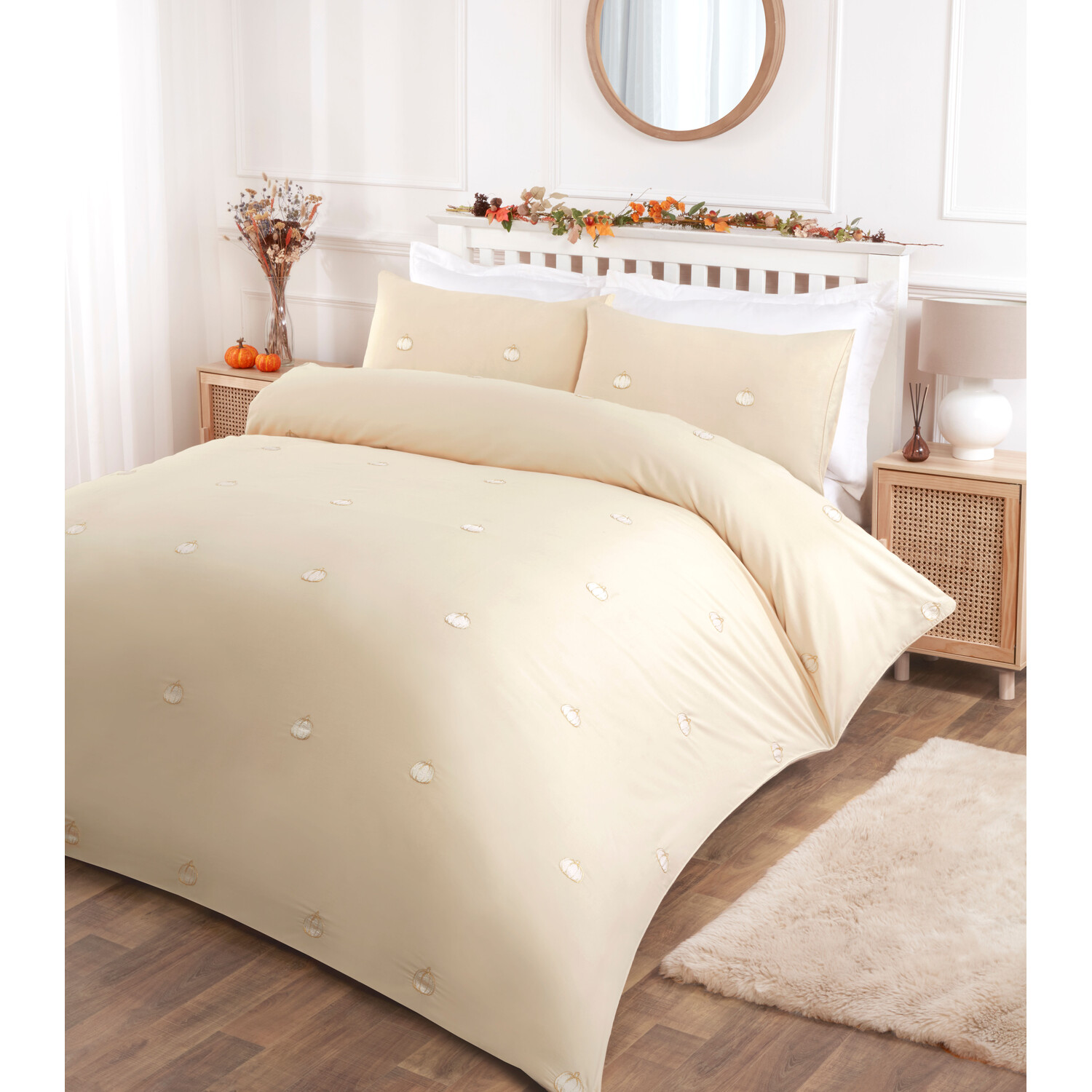 Pumpkins Duvet Cover and Pillowcase Set - Natural / Superking Image 2