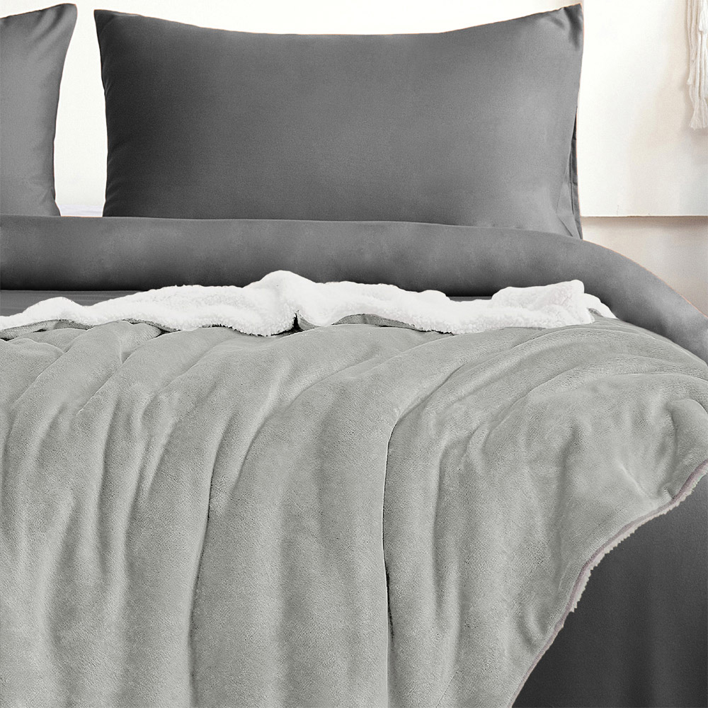 Velosso Silver Evali Plush Throw 127 x 152cm Image 2