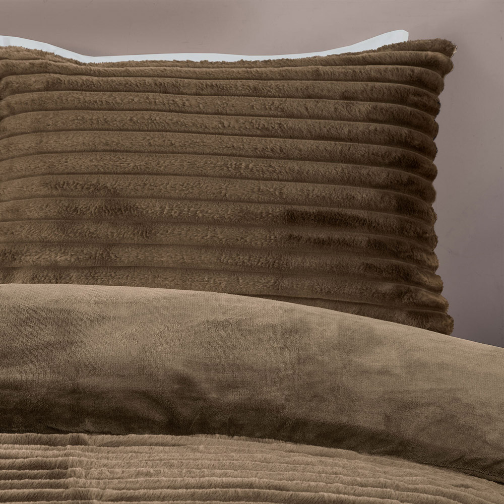Colorado Faux Fur Duvet Set Mocha Double Image 3