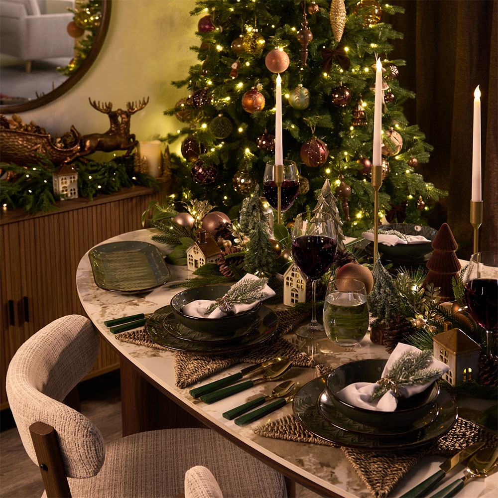 Thea Dining Table Image 2