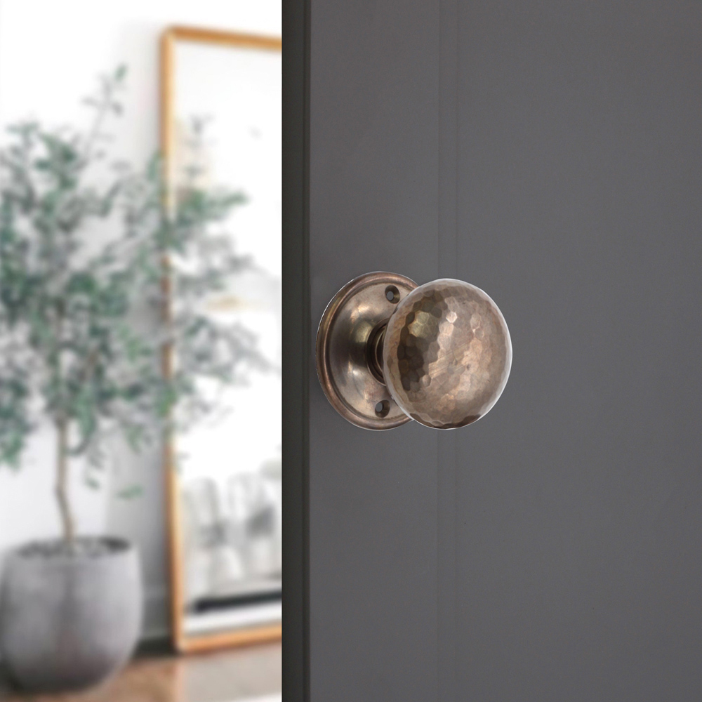 Spira Brass Antique Hammered Cottage Large Rim and Mortice Door Knob 2 Pack Image 2