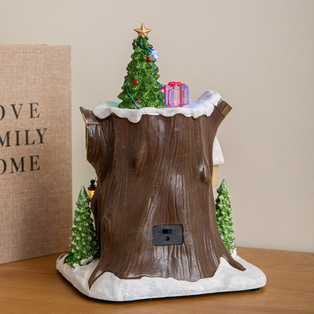 Samuel Alexander 10 Multicolour LED Light-Up Santas Lodge Christmas Village Scene 25cm Image 6