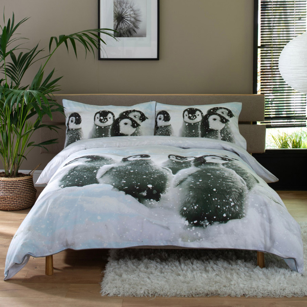 Deyongs King Size Penguin Huddle Duvet Set Image 1