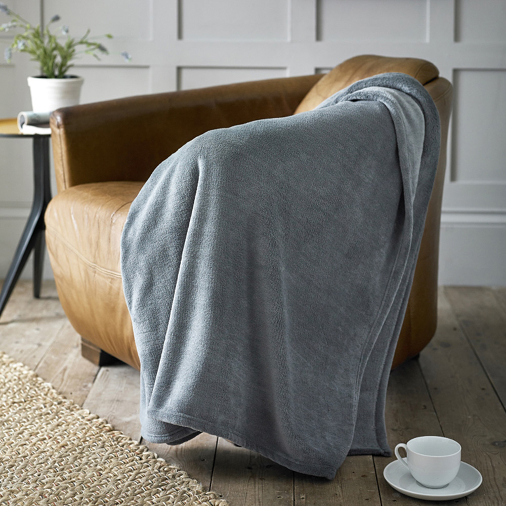 Deyongs Charcoal Snuggle Touch Throw 140 x 180cm Image 3